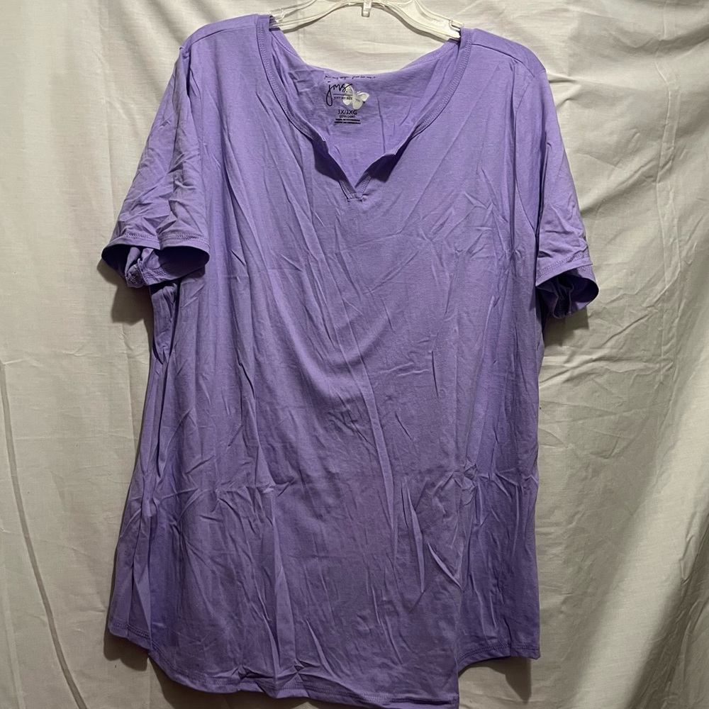 NWOT lavender tee shirt 🧷